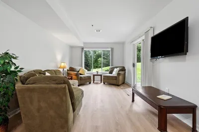 4 Duck Pond Rd #206 1