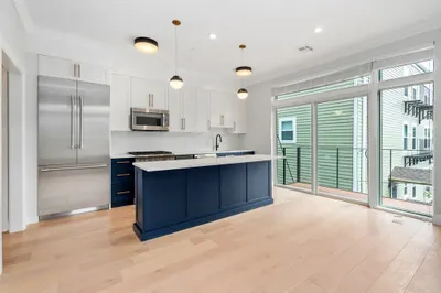 142 Pleasant Street #6