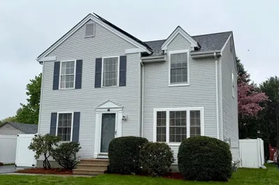 4 Laurence Ln