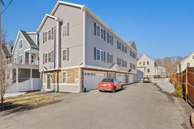 51 Branch St #3