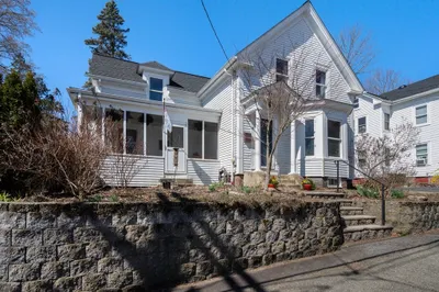 2 Brooks Street 1