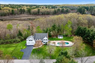 38 Deerfield Dr 1