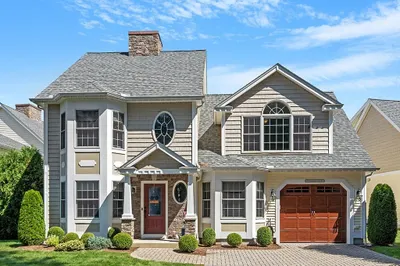 11 Hampton Circle #11 1
