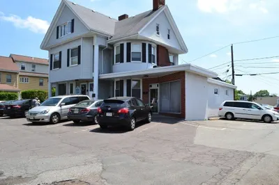 34 Chestnut St #3 1