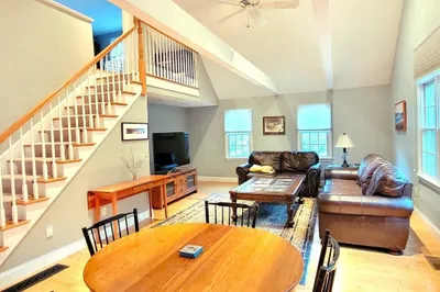 393 Thousand Oak Drive 1