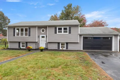 48 Swan Ave 1