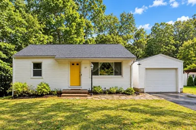 27 E Green St 1