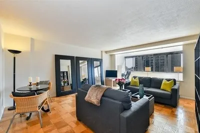 2 Hawthorne Pl #14L 1