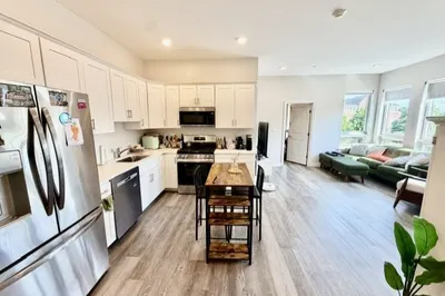 5 Fremont St #308 1