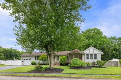 29 Livingston Dr