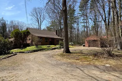 103 Petticoat Hill Rd