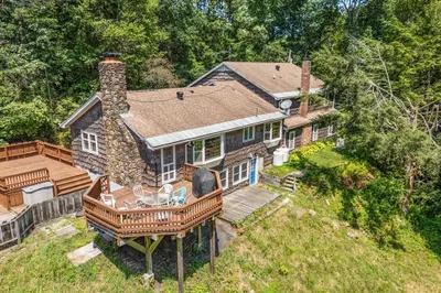 44 Mashapaug Rd 1