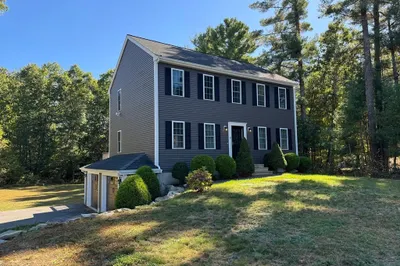 55 Wenham Rd 1
