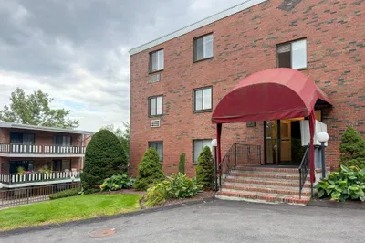 80 N Warren St #37 1