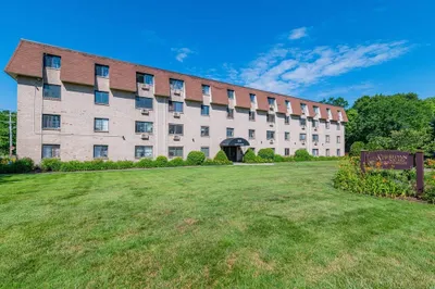 135 Grove St #148 1
