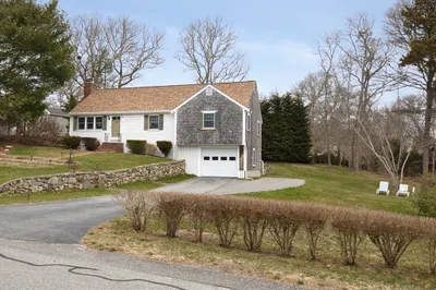 19 Bennets Neck Dr 1