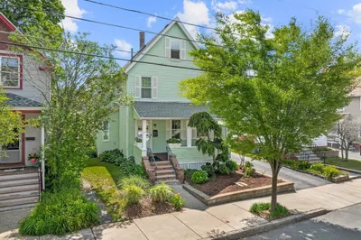 25 Autumn St
