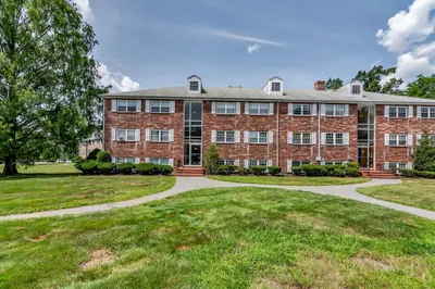 55 Fernview Ave #8 1