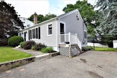 27 Homestead Ave
