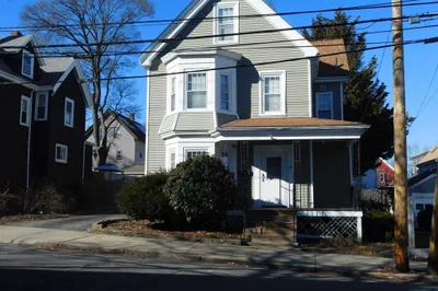 16 Sanderson Ave