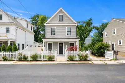 20 Plain St 1