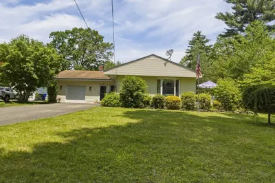 110 Parkerview St 1