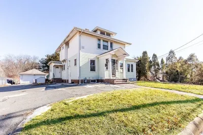 252 West St