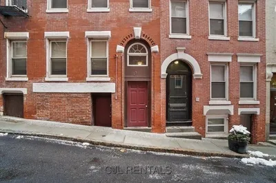 23 Margaret St #1