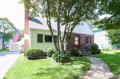 7 Windsor Ave 1