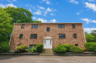 8 Jackson St #C1 1