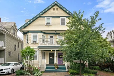 18 Bowker St 1