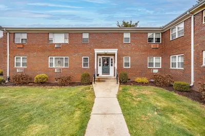 50 Regency Park Dr #50 1
