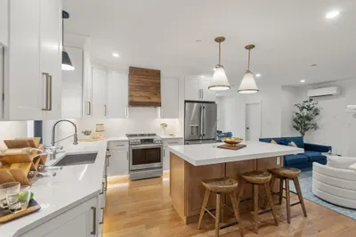 9 Sydney St #4