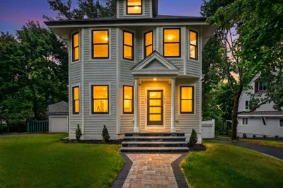 123-125 Mount Vernon Street #1 1