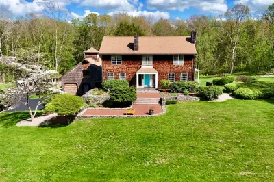 320 Chestnut Hill Rd 1