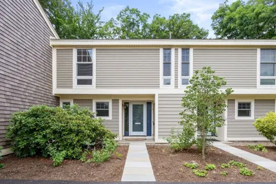 11 Oak St #15