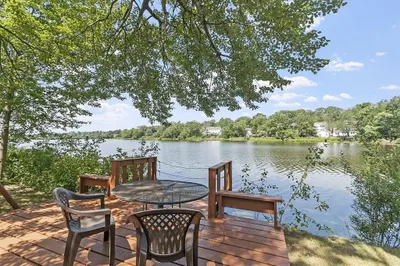 1 Lakeside Road
