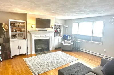 28 Evergreen Ave #28 1