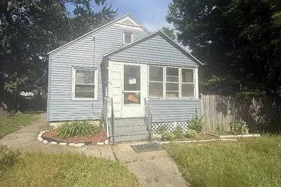 1481 Carew St