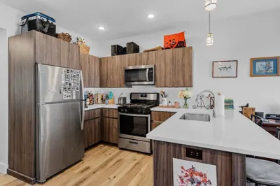 211 West 9th Street ##3