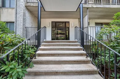 308 Quarry St #403