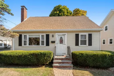 152 Harriet Ave 1