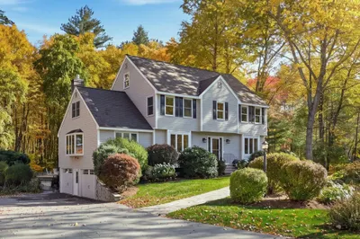 7 Country Lake Road 1