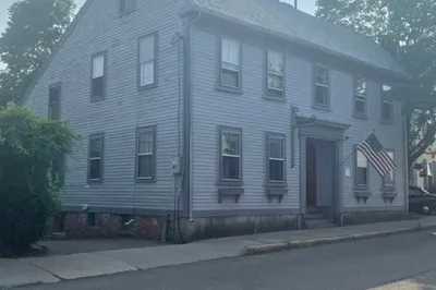9 State St #4