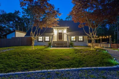 61 Hilltop Dr