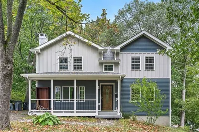 11 Longview Rd