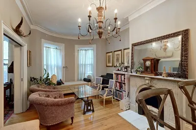 6 Wellington St #3