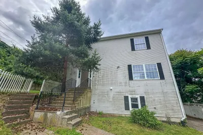 20 Groton Pl