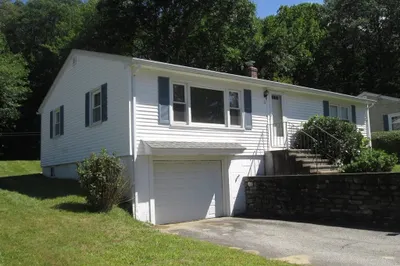 11 Ellen St 1