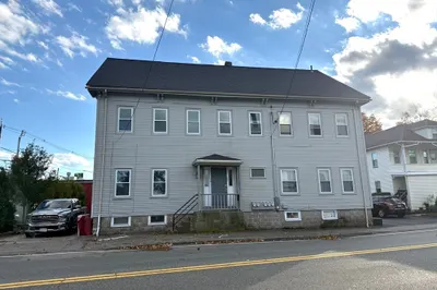 12 W High St 1
